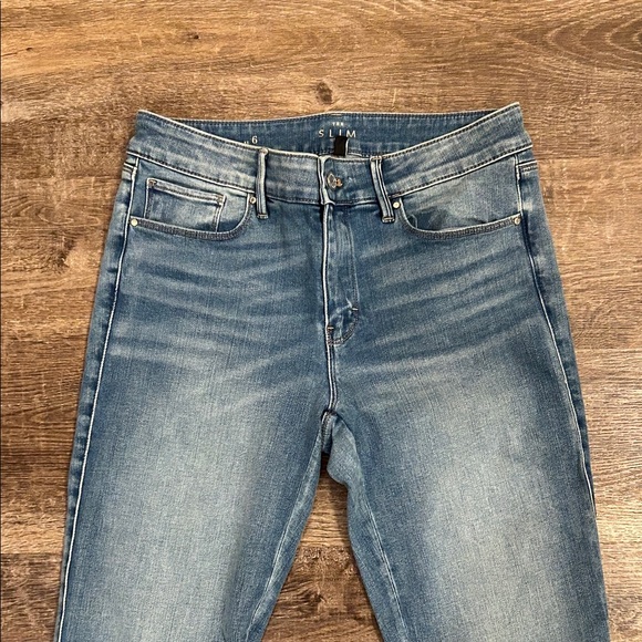 White House Black Market Blue Ankle Jeans - Picture 5 of 8